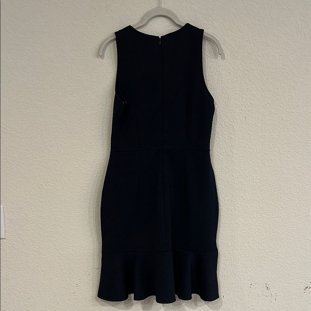 Banana Republic Navy Blue Sleeveless Fitted Dress with Ruffle Bottom Size 6 - Picture 3 of 3